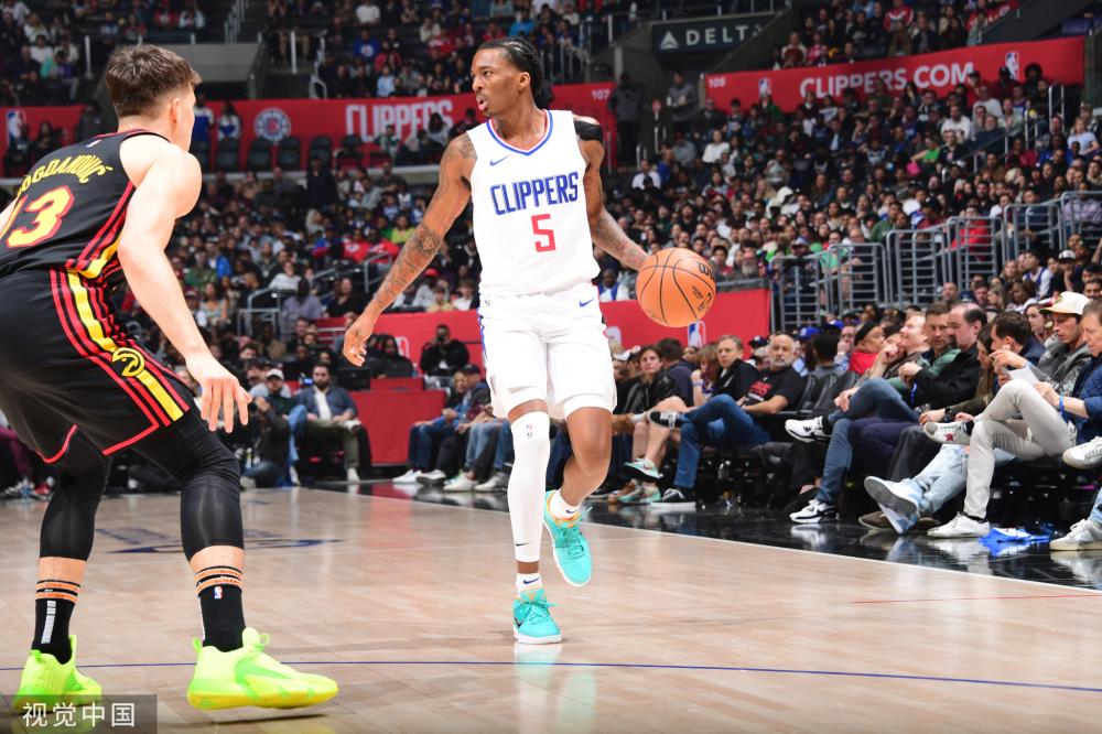 他可以与周 他可以与周