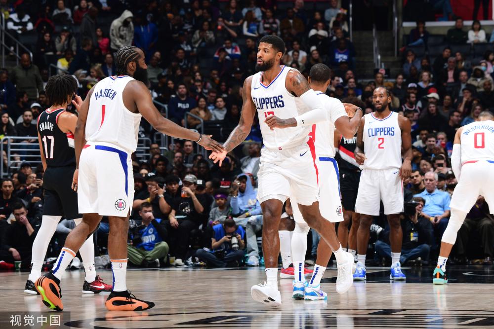 中不乏类似 中不乏类似